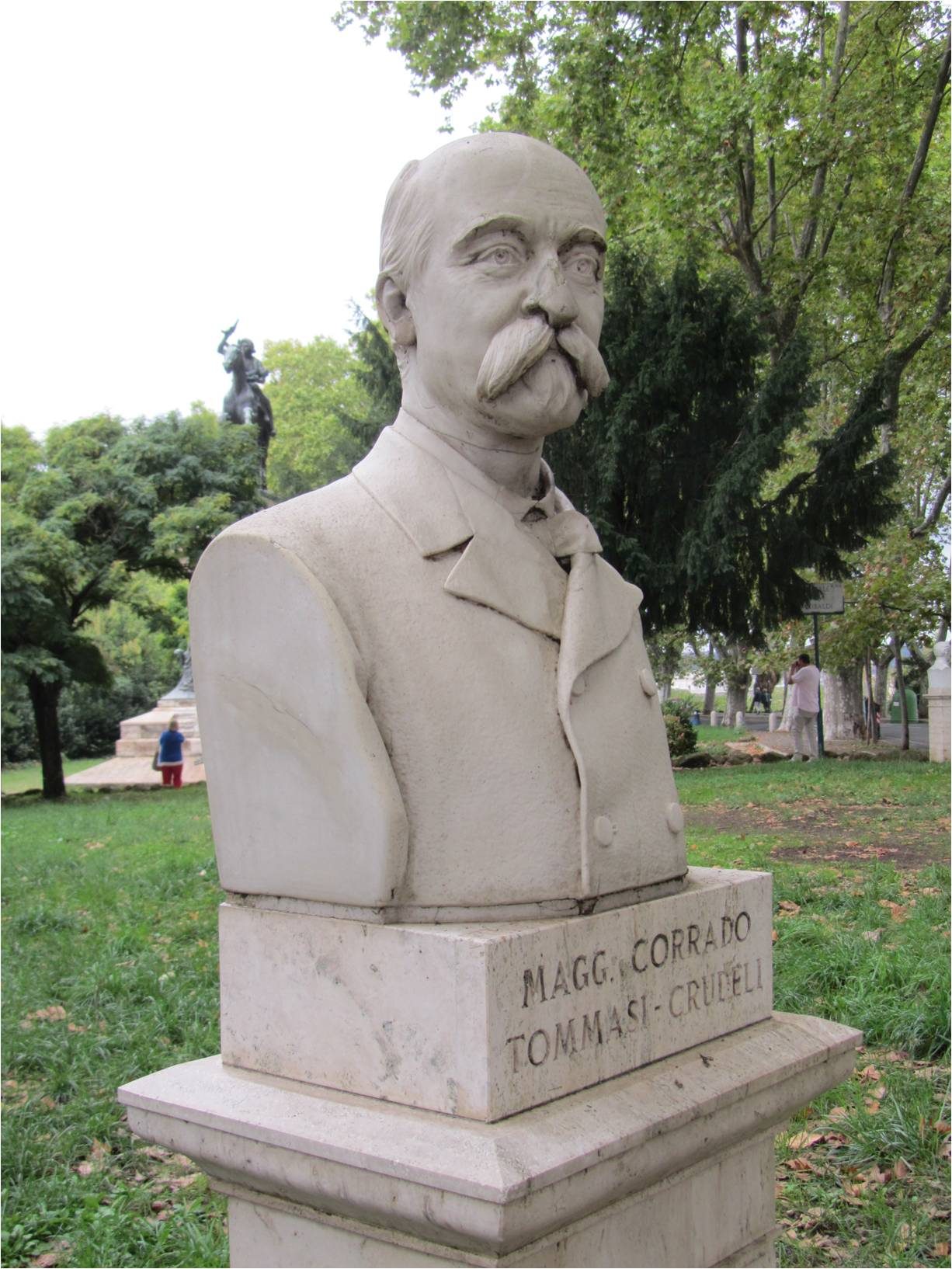 Maggiore Corrado Tommasi's bust copy 3.jpg